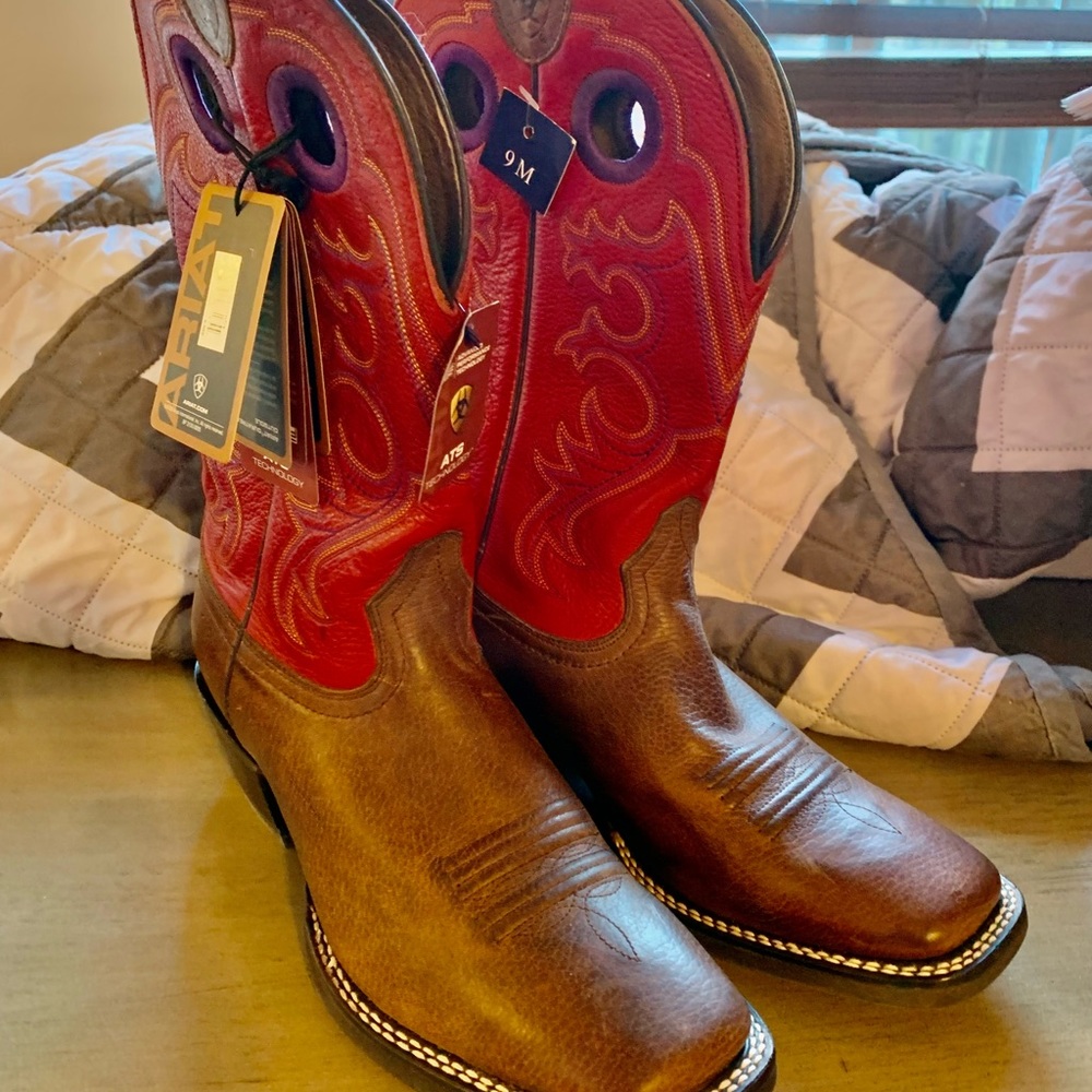 NWT Ariat Crossfire Western Boots Women’s 9M
